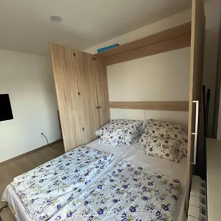Gyujtopont Apartmán *